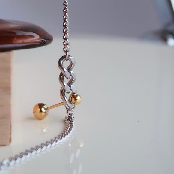 Elegant Silver and Gold Pendant Necklace - Picture 7 of 11